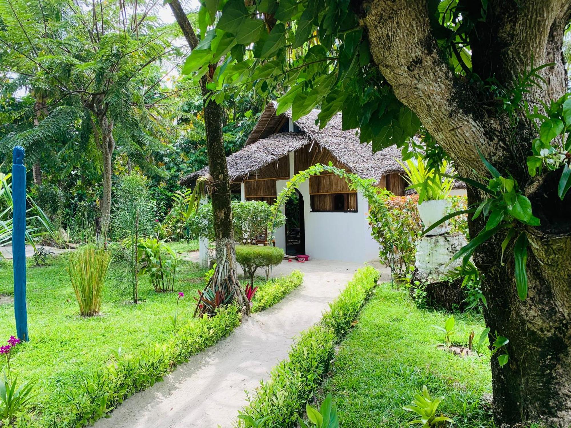 Analatsara Eco Lodge Ile aux Nattes Bagian luar foto